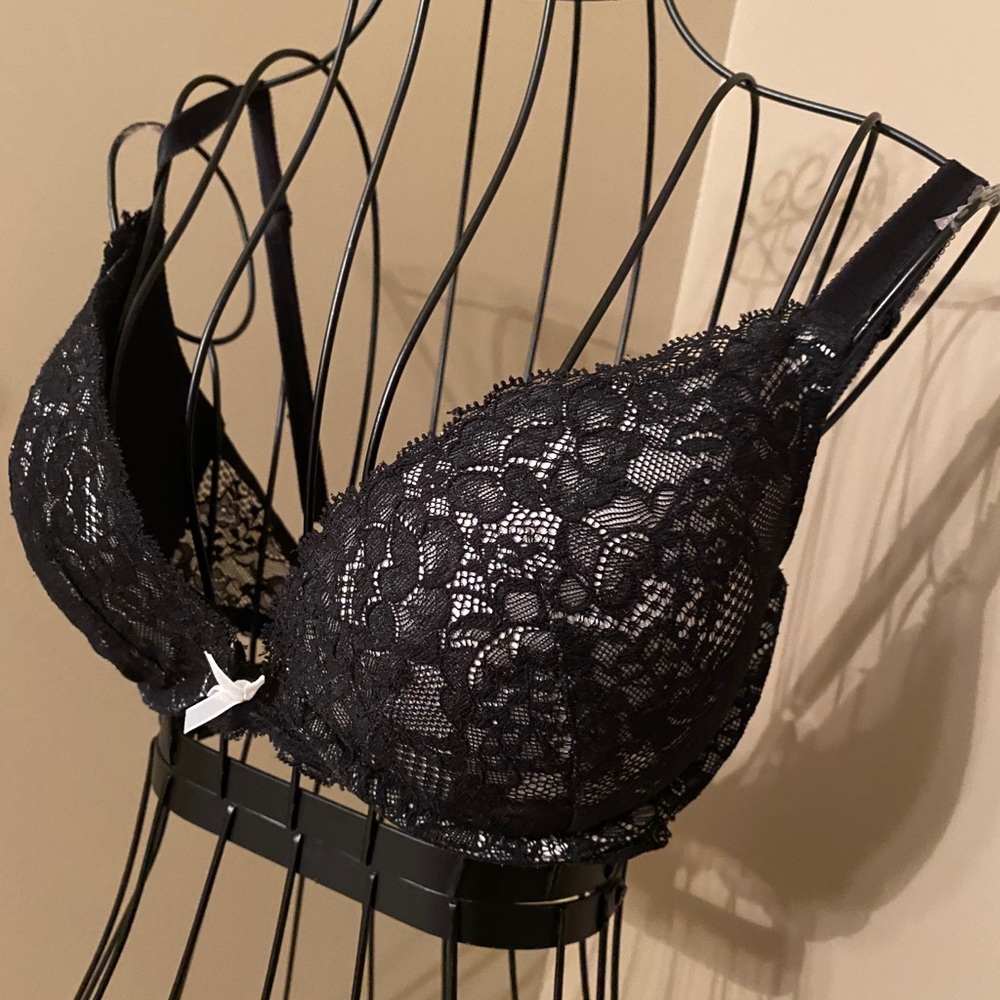 Victoria Secret Bra 34D - Picture 2 of 4